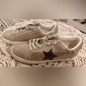 Vintage Havana Women's Splash Gold Sneaker Shoes Sz 7.5